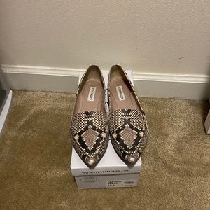 Steve Madden Feather Snake Flats